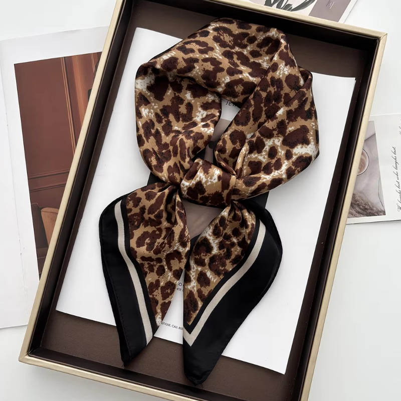 Luxury Leopard Print Female Sa - огляд і ціна Ascot Neck Scarf