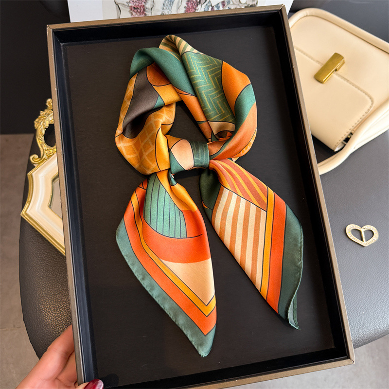 2026 New Geometry Print Silk S - огляд і ціна Ascot Neck Scarf