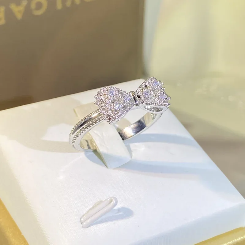 Fancy Bow Ring with Dazzling C - огляд і ціна Tie Clip Silver