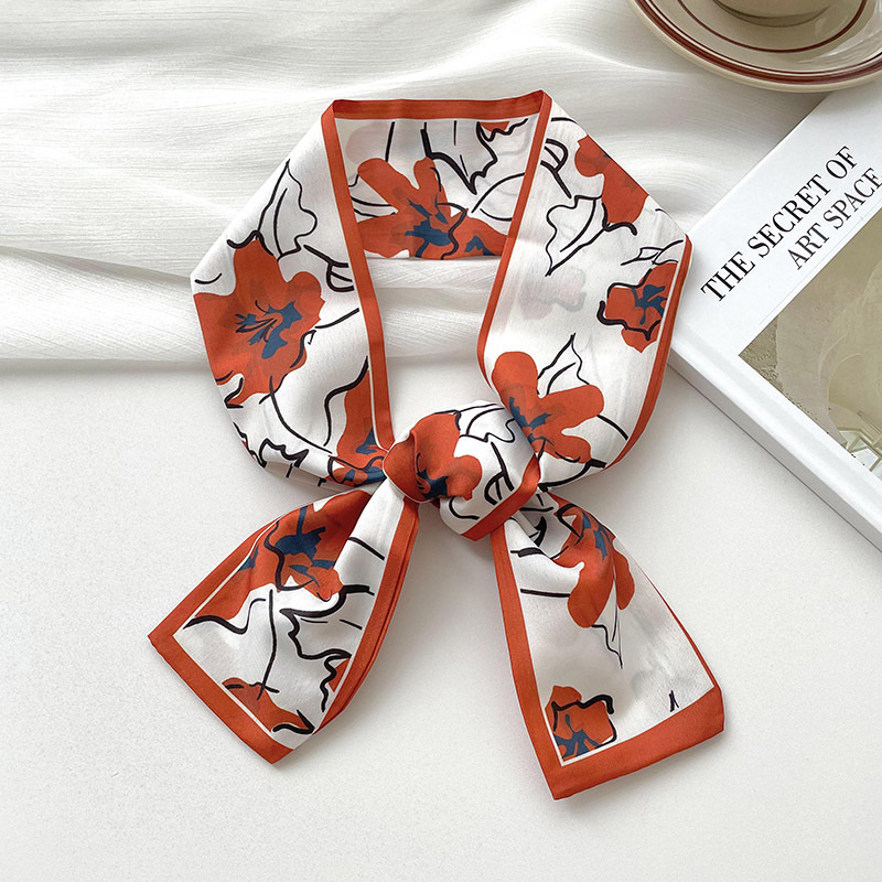 New luxury Brand Model Small S - огляд і ціна Ascot Neck Scarf